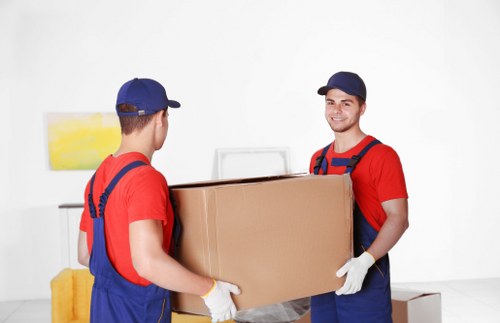 Family home move support and unloading service in Hatton